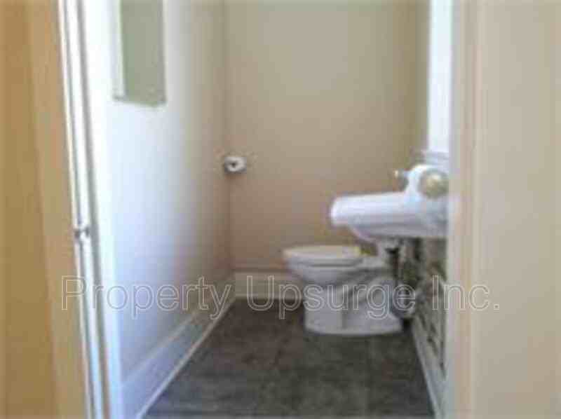 622 W 2nd St - Photo 2 of 3