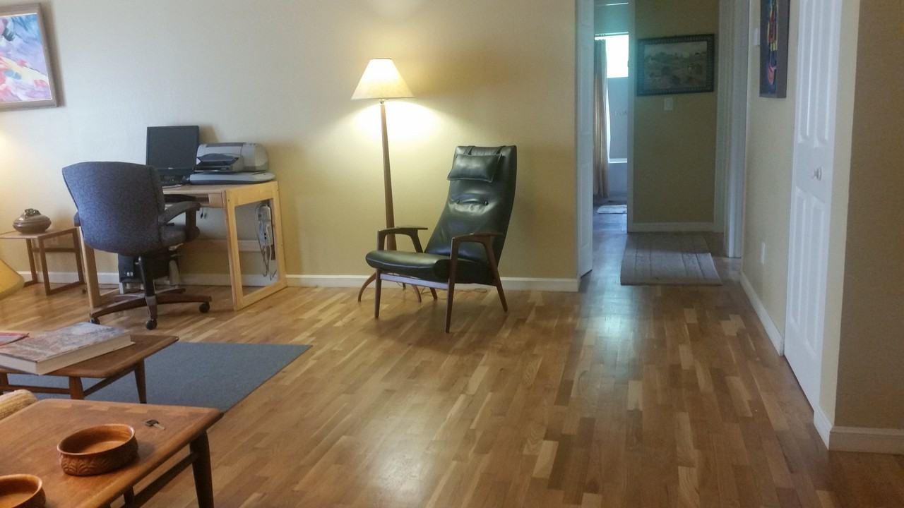 1776 Glenbrook Dr - Photo 4 of 26