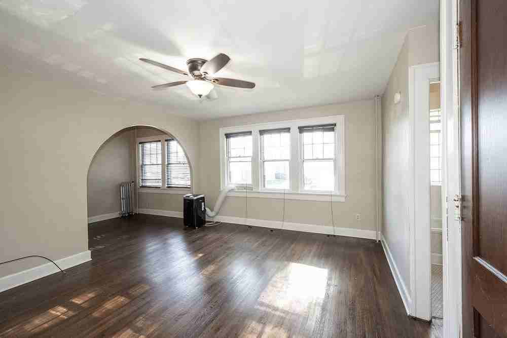 5819 E Washington St - Photo 3 of 19