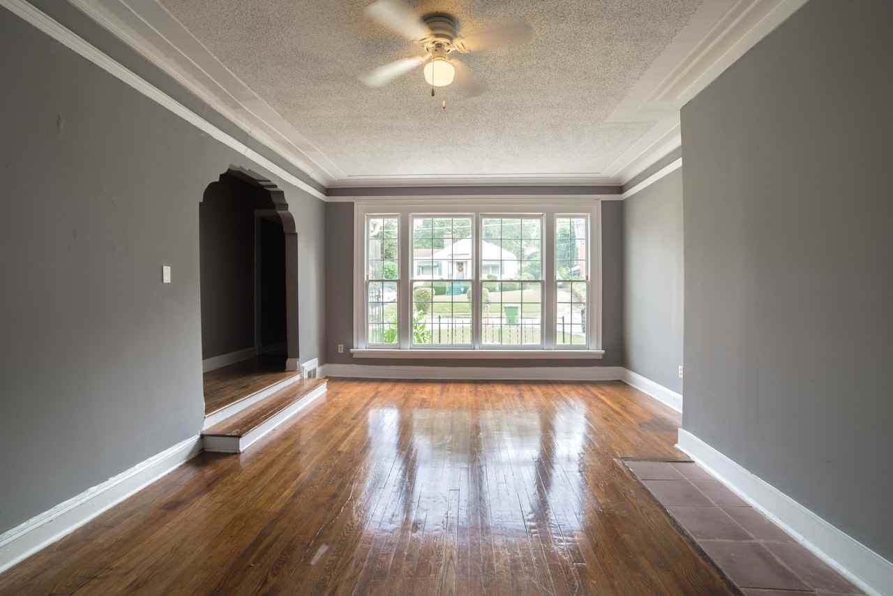 113 Stafford St Sw - Photo 2 of 16