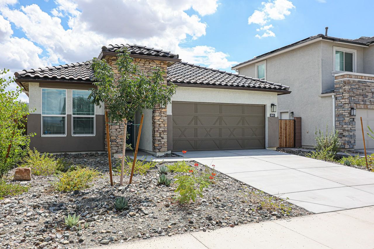 8845 S 165th Ave - Photo 3 of 28