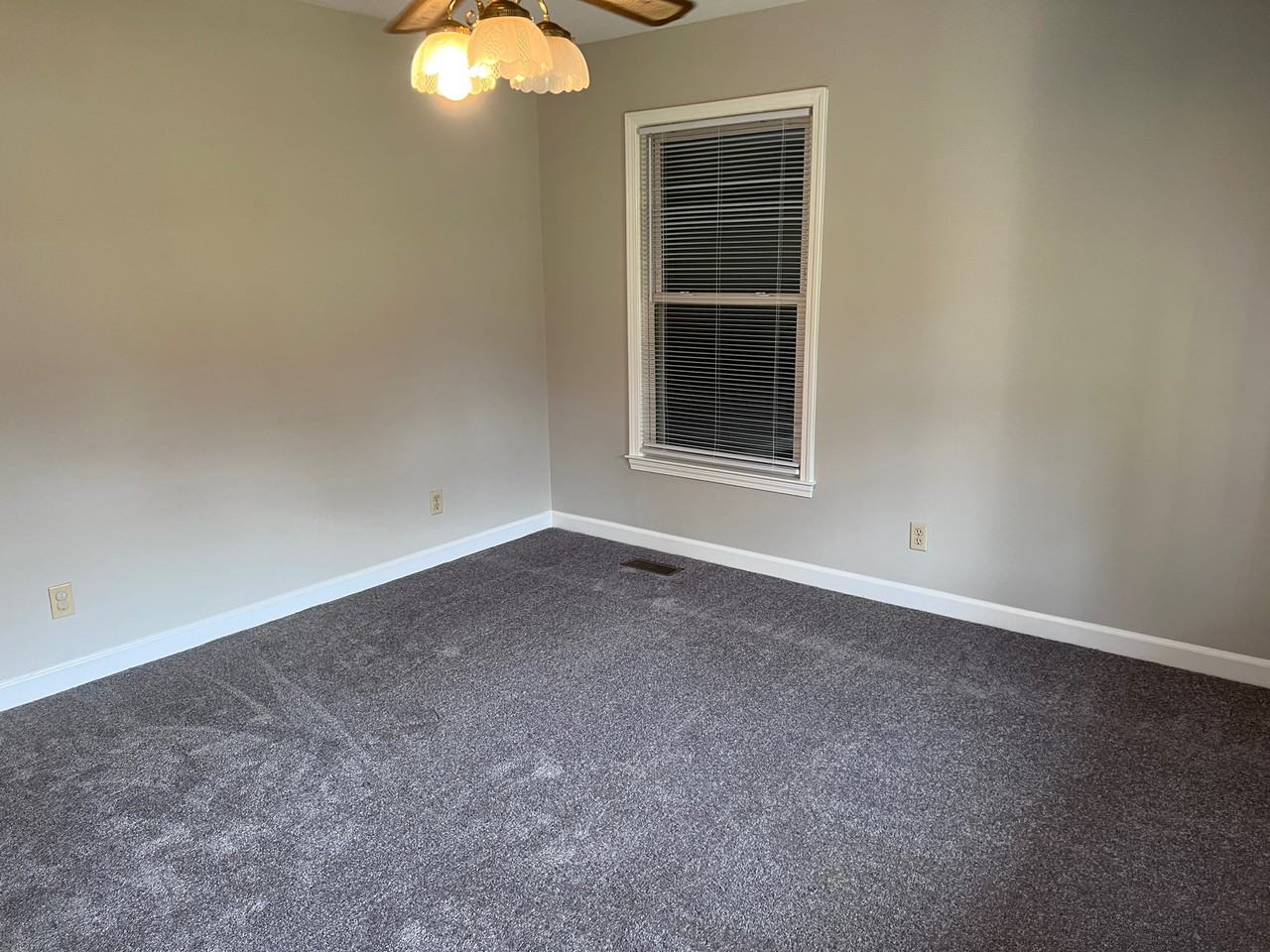 3804 W Allen St - Photo 2 of 14