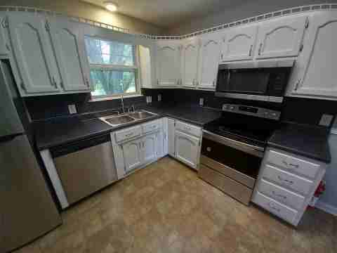 3522 Southmeade Dr - Photo 2 of 9