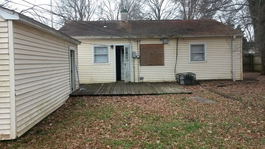 1008 Creston Ave - Photo 2 of 4