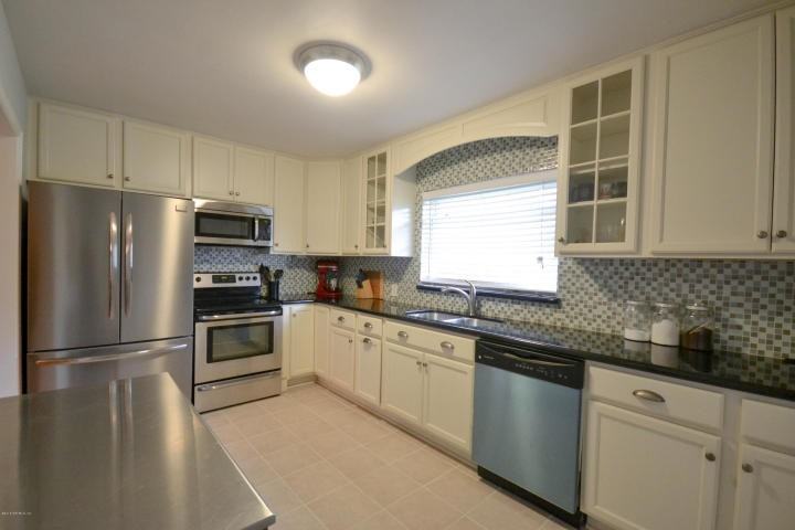 5640 Capri Rd - Photo 2 of 22