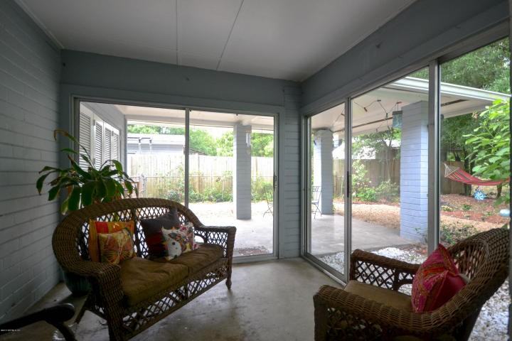 5640 Capri Rd - Photo 3 of 22