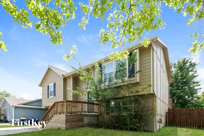 33185 W 87th Ter - Photo 2 of 14