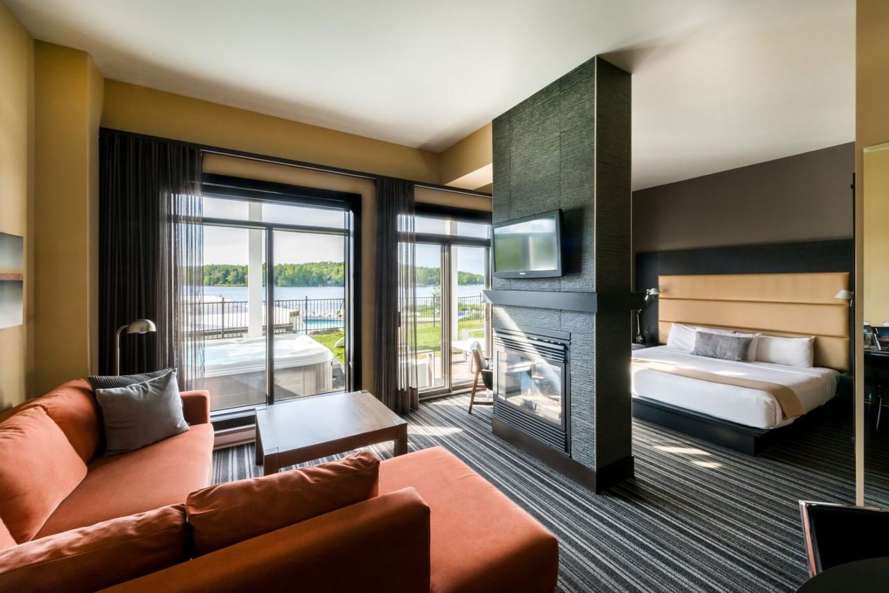 43 Chemin Fridolin-Simard #2113 - Photo 3 of 20