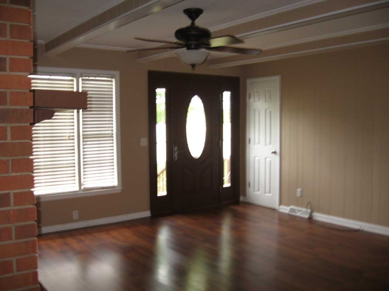 711 Aquadale Rd - Photo 3 of 8