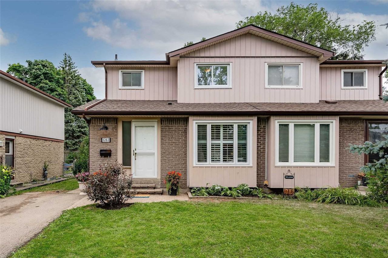 3282 Martins Pine Crescent - Photo 3 of 30