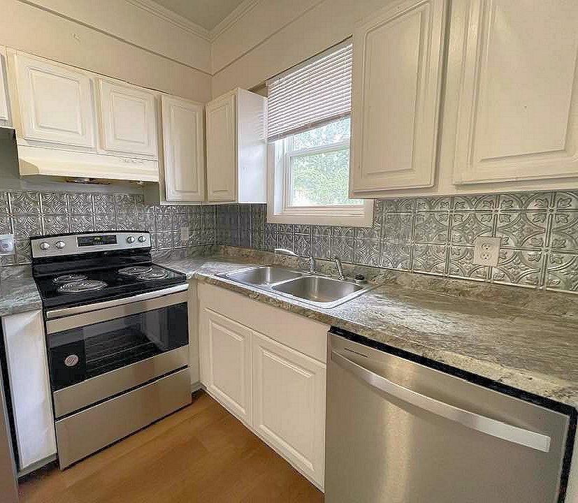 303 Ellis St Apt B - Photo 3 of 20