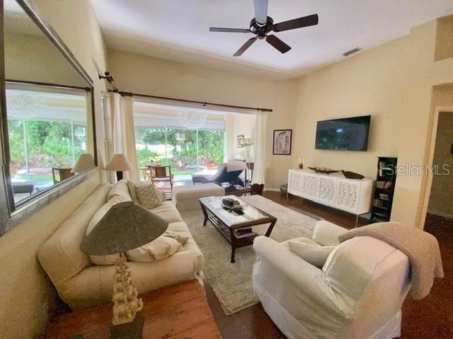 7711 Whitebridge Gln - Photo 7 of 21