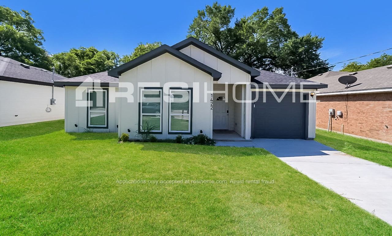 1422 Owega Ave - Photo 2 of 23