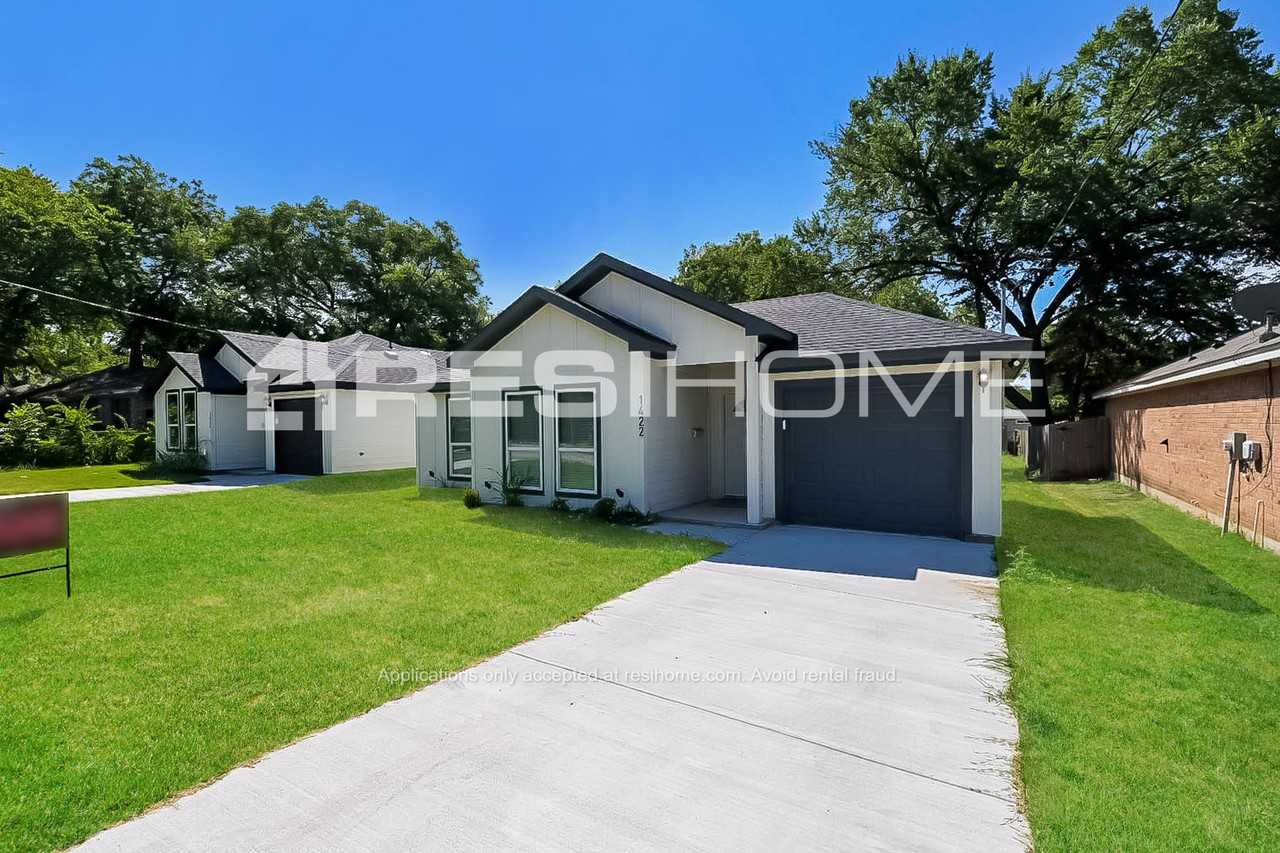 1422 Owega Ave - Photo 3 of 23
