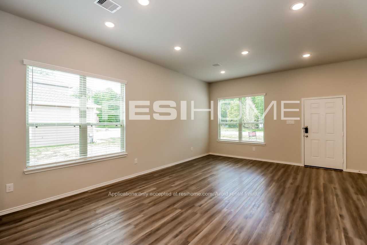 1010 Shawnee Dr - Photo 3 of 24