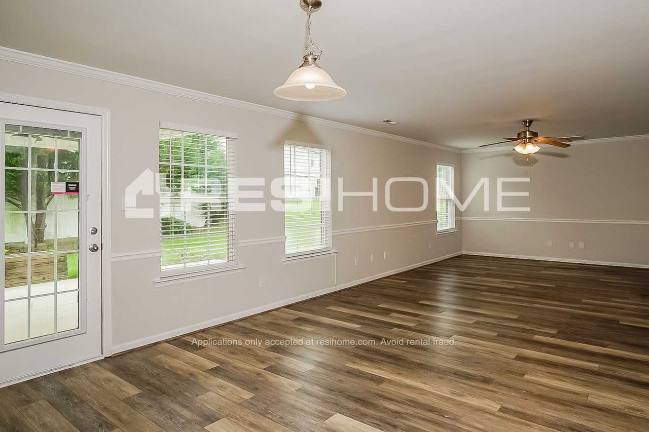 4804 Creston Ct Se - Photo 3 of 24