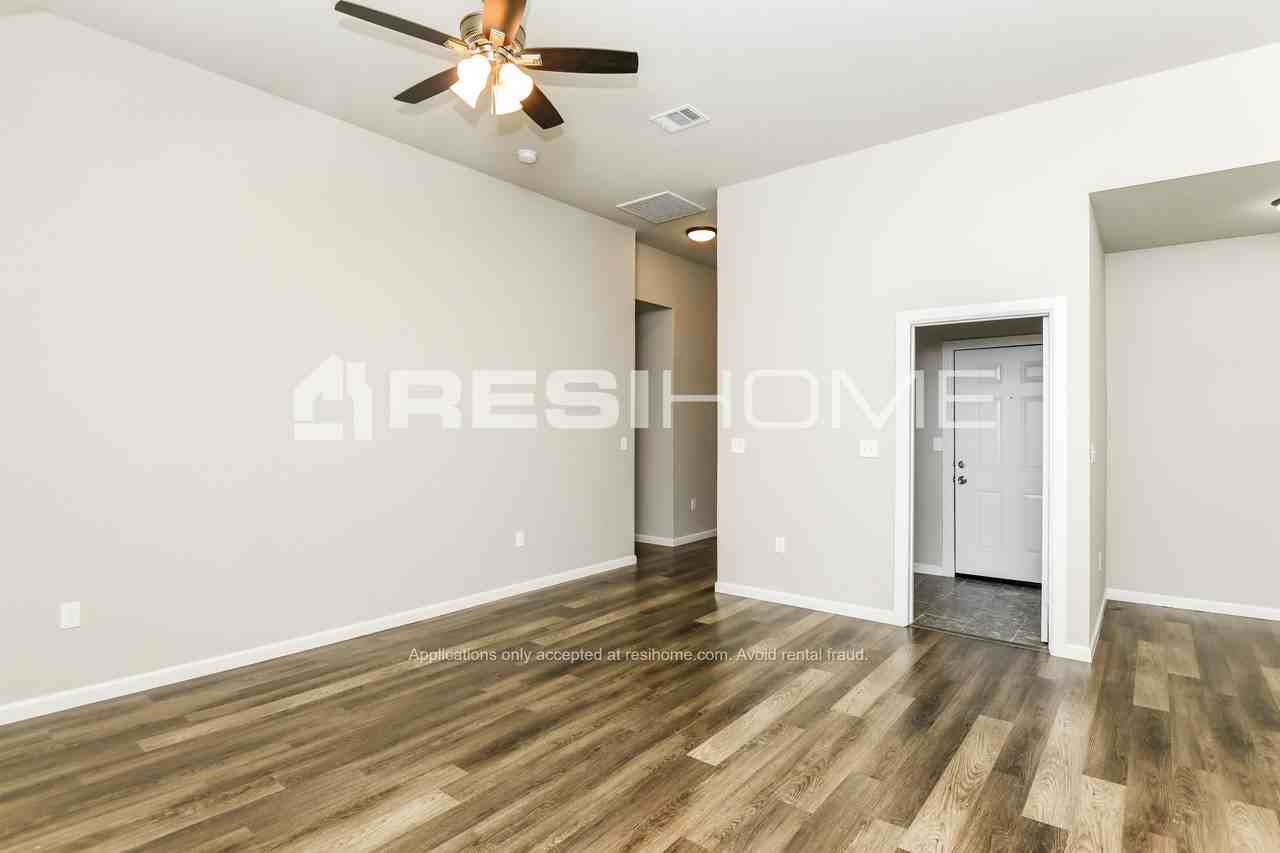 101 Fairview St - Photo 3 of 18