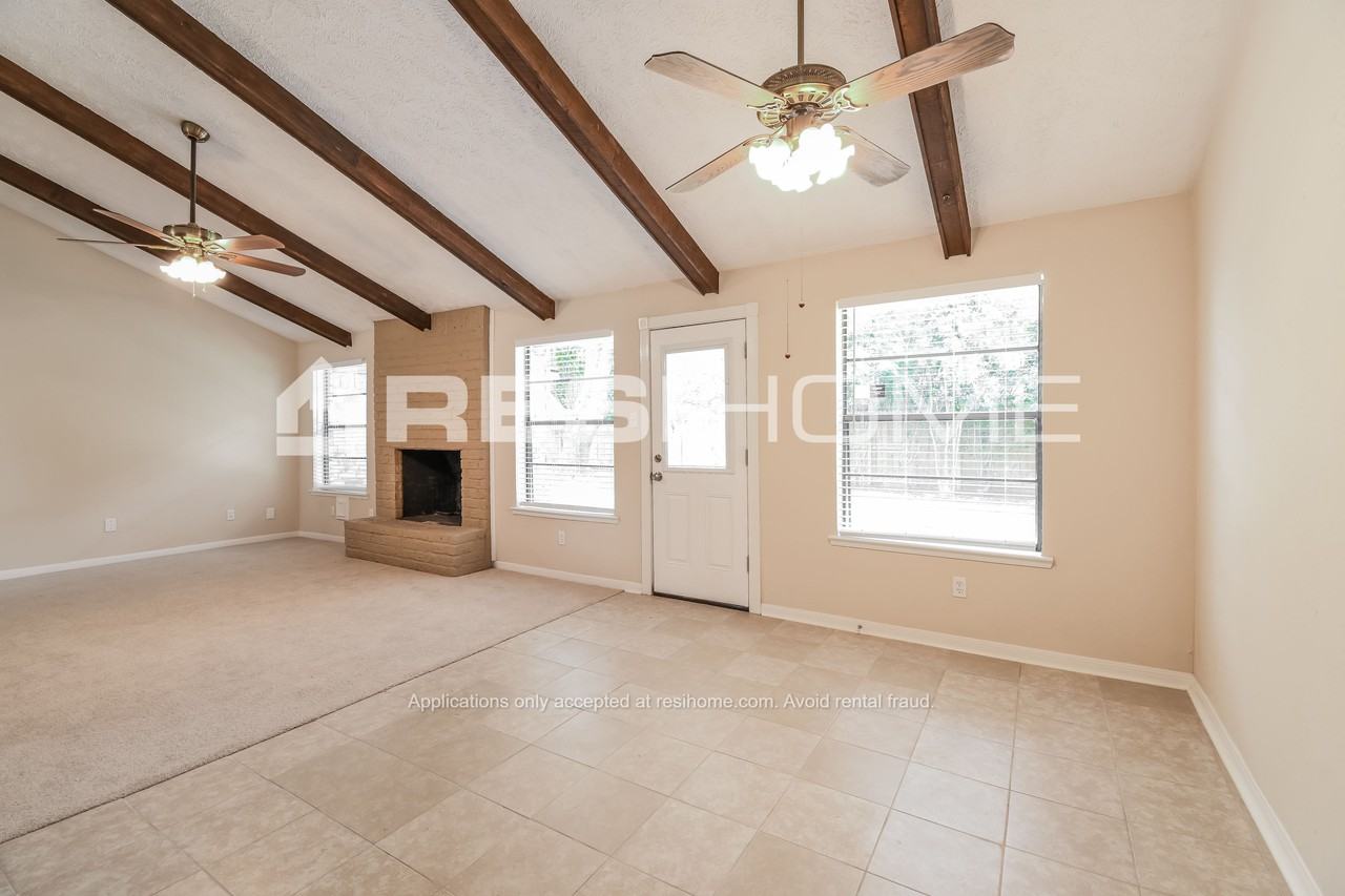 9827 Sageroyal Ln - Photo 3 of 21