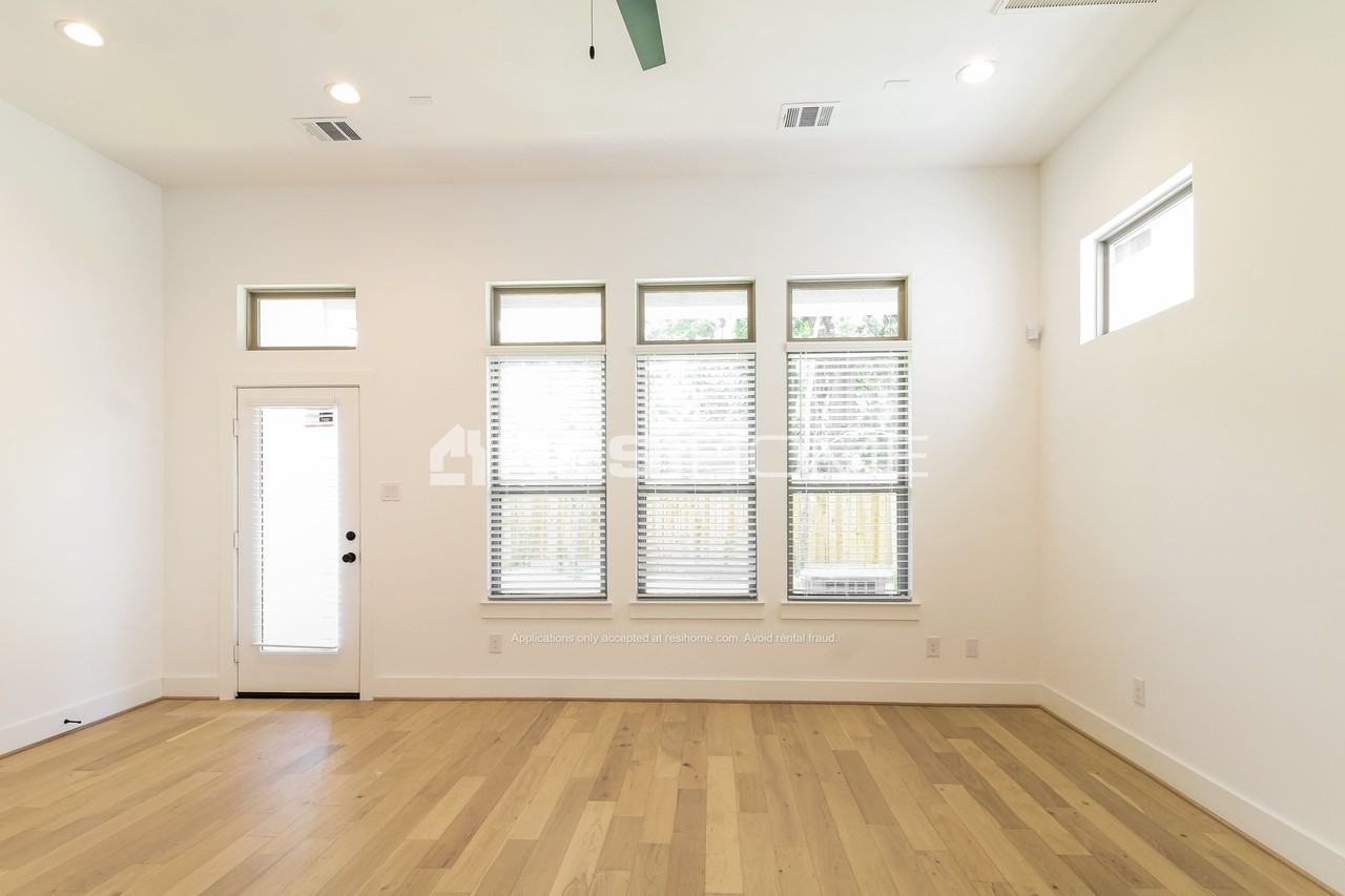 3052 Truxillo St - Photo 3 of 24