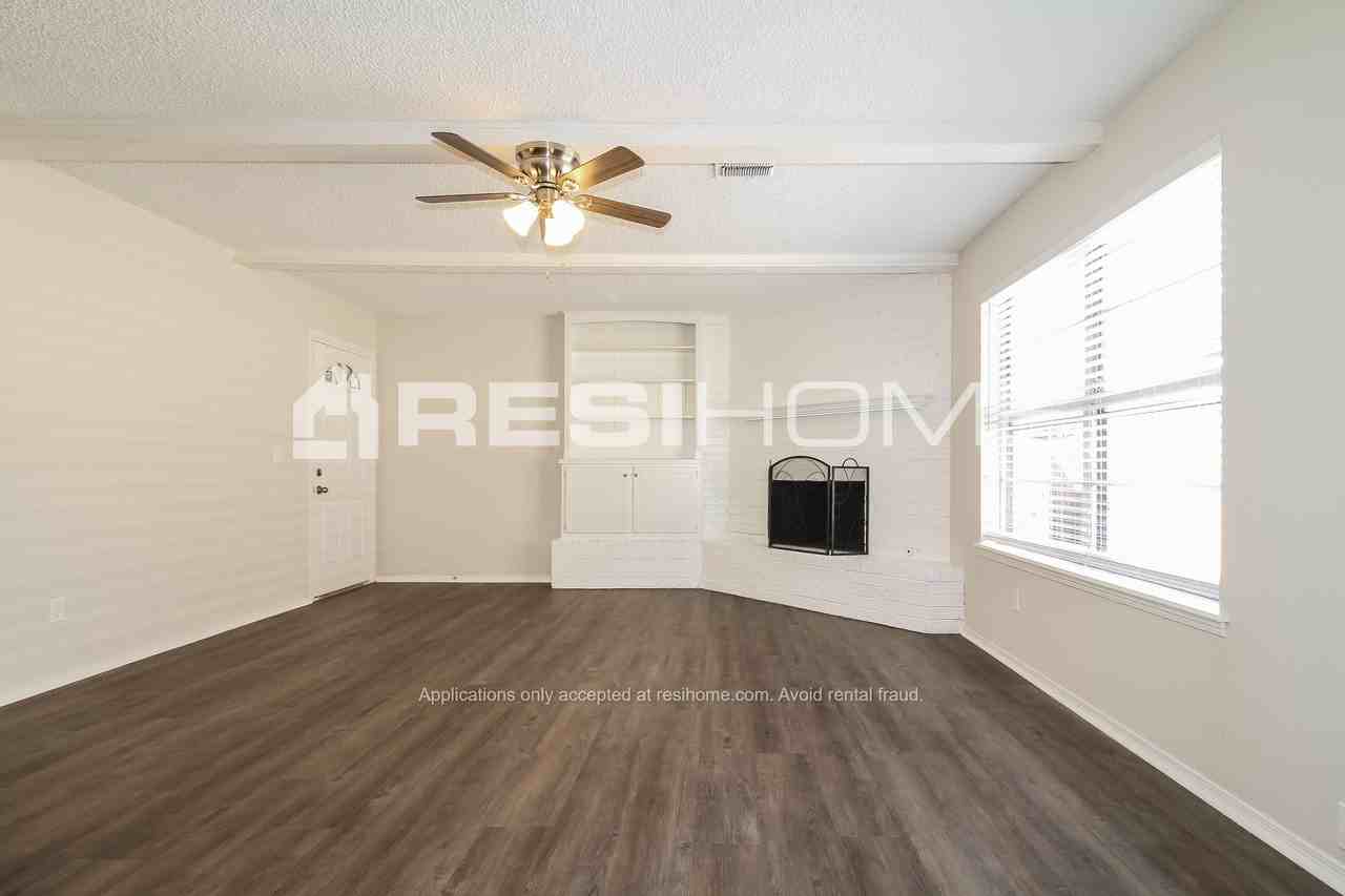 5021 Federal Ct - Photo 3 of 23