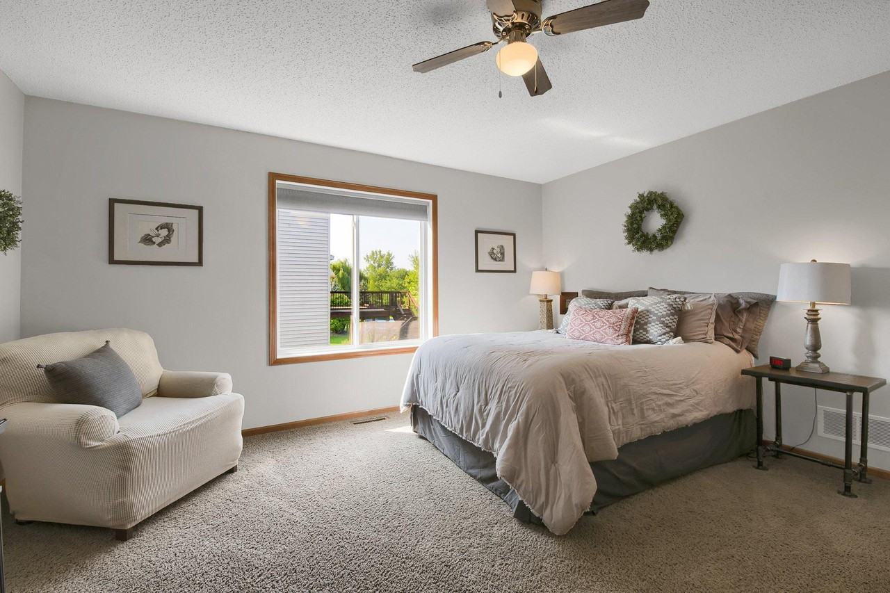 5548 Raintell Avenue Northeast - Photo 2 of 7