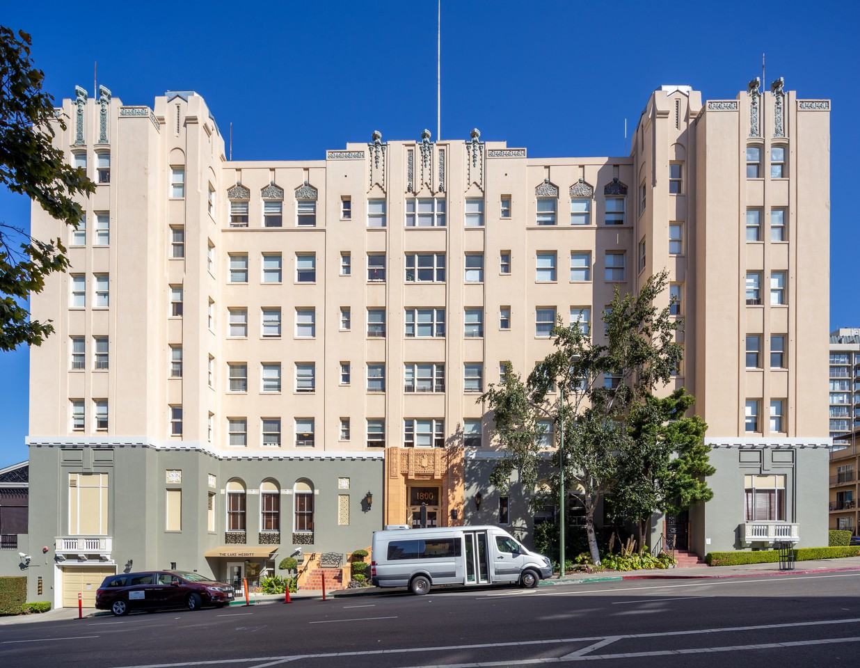 The Lake Merritt - Photo 3 of 11