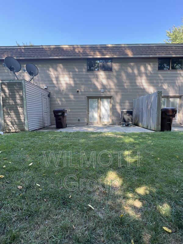 3119 Wedgewood Ct - Photo 2 of 10