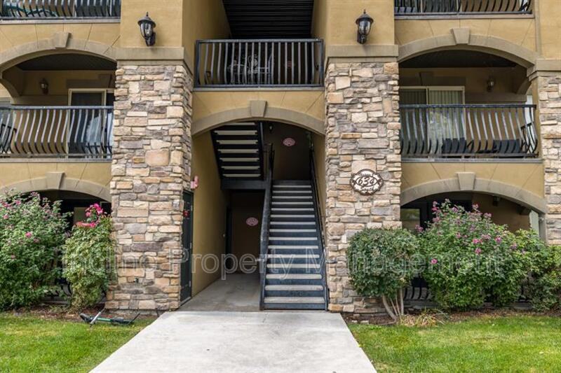 661 Sw #303 - Photo 2 of 19