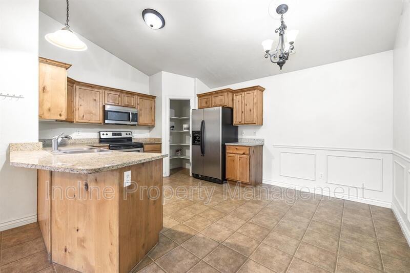 661 Sw #303 - Photo 4 of 19