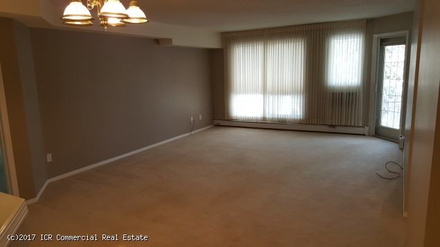 1012  Lansdowne Avenue - Photo 2 of 11