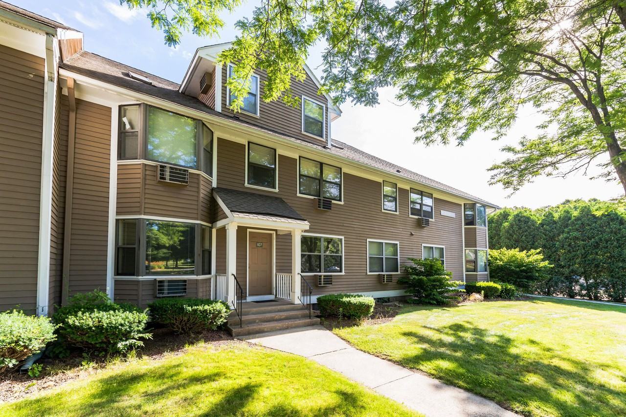 Eagle Rock Apartments at Enfield 1 Gatewood Dr, Enfield, CT 06082