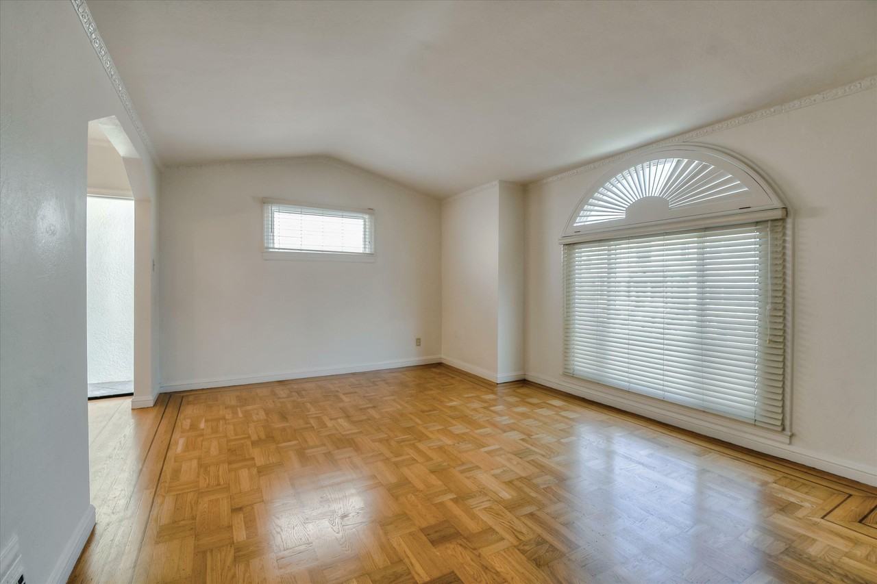 171 Sears St - Photo 3 of 24