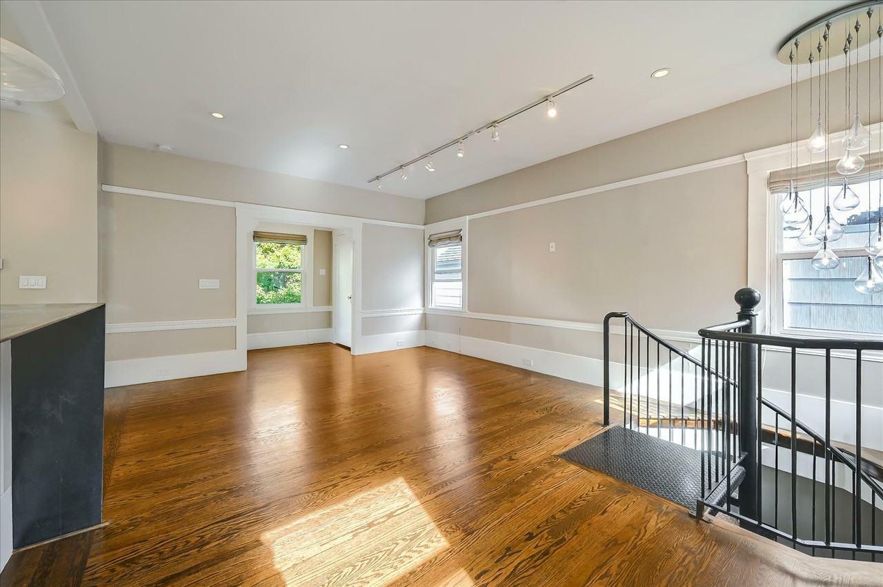 4717 18th St - Photo 2 of 18