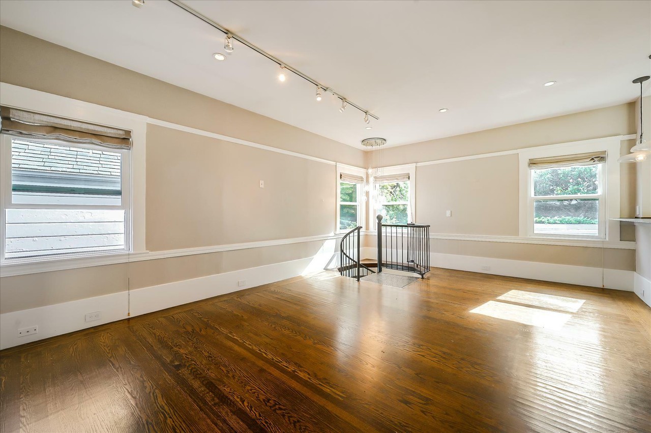 4717 18th St - Photo 3 of 18