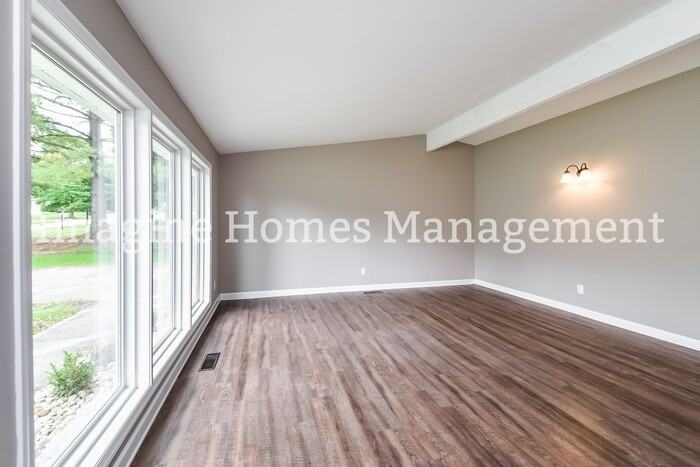 2166 Gary Dr - Photo 3 of 11