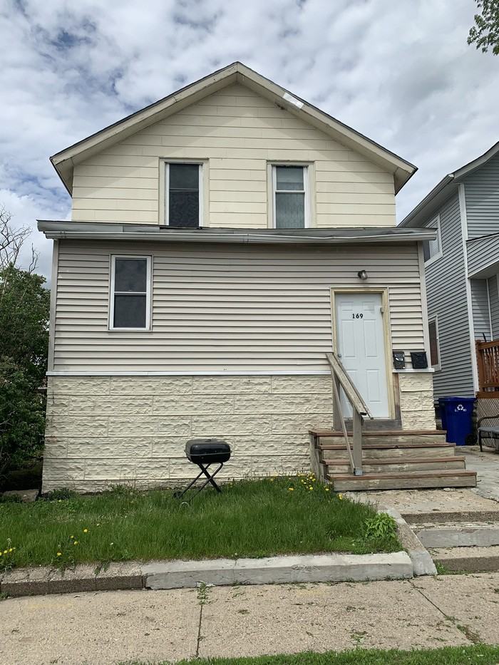 169 Sherburne Ave - Photo 2 of 8