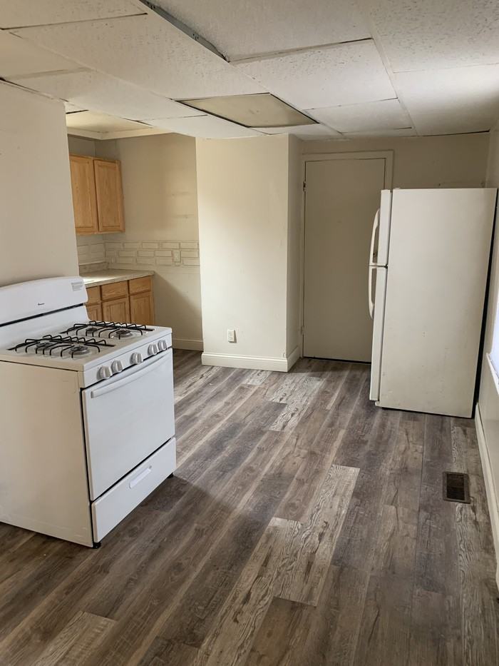 169 Sherburne Ave - Photo 3 of 8