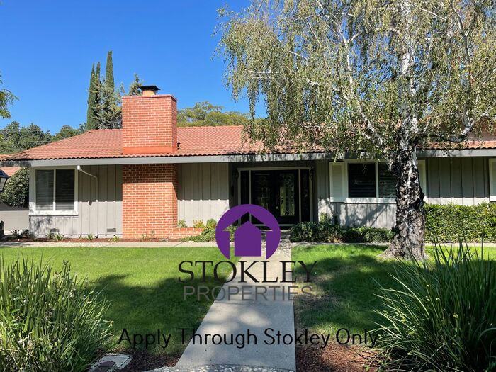 2940 Mi Elana Cir - Photo 2 of 33