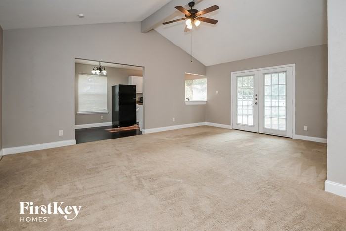 1566 Willowbrook St - Photo 2 of 15