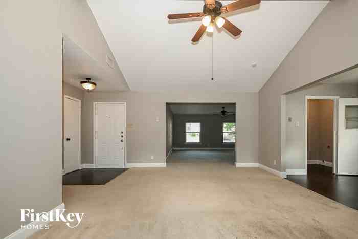 1566 Willowbrook St - Photo 3 of 15