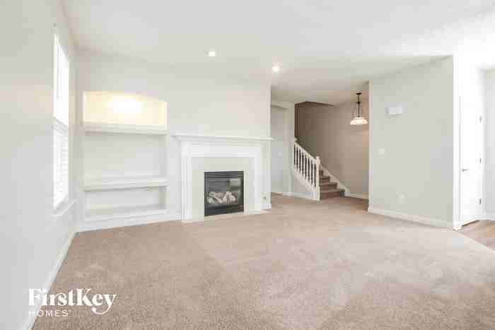 927 S Summerhaven Ct - Photo 3 of 15