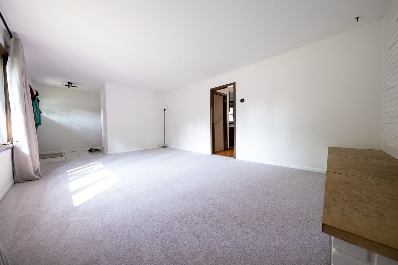 4517 W 113th St #1 - Photo 6 of 40