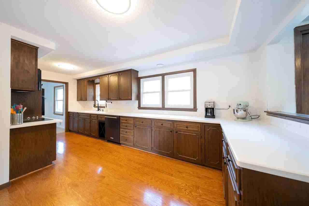 4517 W 113th St #1 - Photo 7 of 40