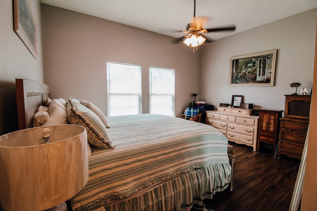 127 Deerfield Dr #1 - Photo 4 of 33