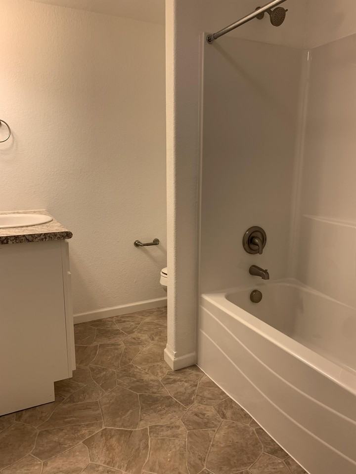 1625 10th Ave E #1 - Photo 5 of 8