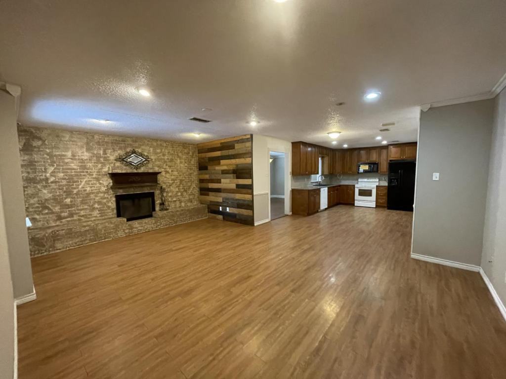 1206 Phyllis Dr - Photo 5 of 44