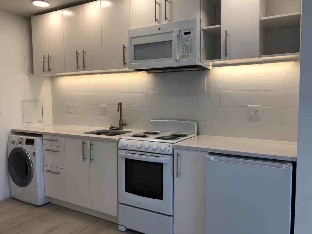 2959 N Franklin St - Photo 7 of 17
