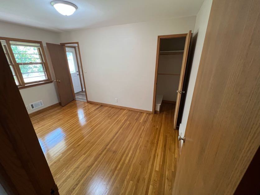 672 48th Ave Ne - Photo 2 of 14