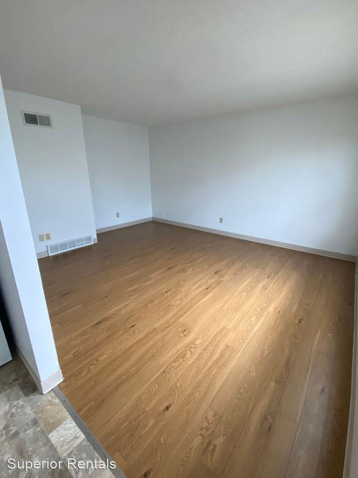 305 Melody Lane - Photo 2 of 7