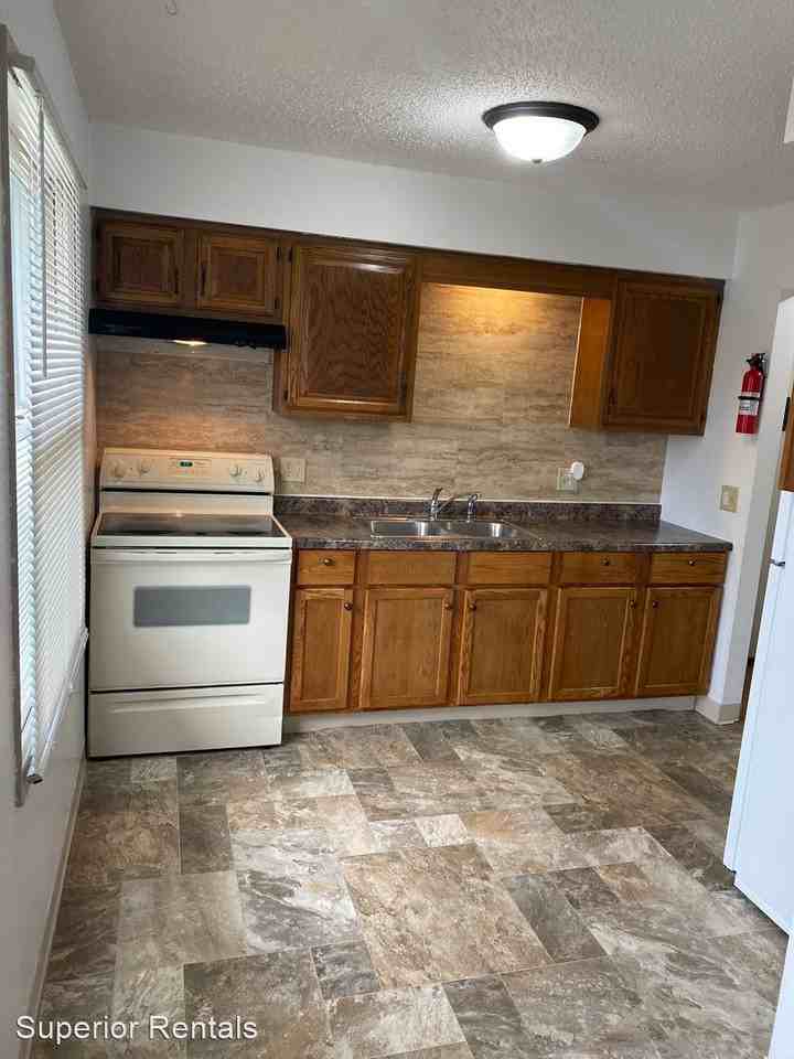 305 Melody Lane - Photo 3 of 7